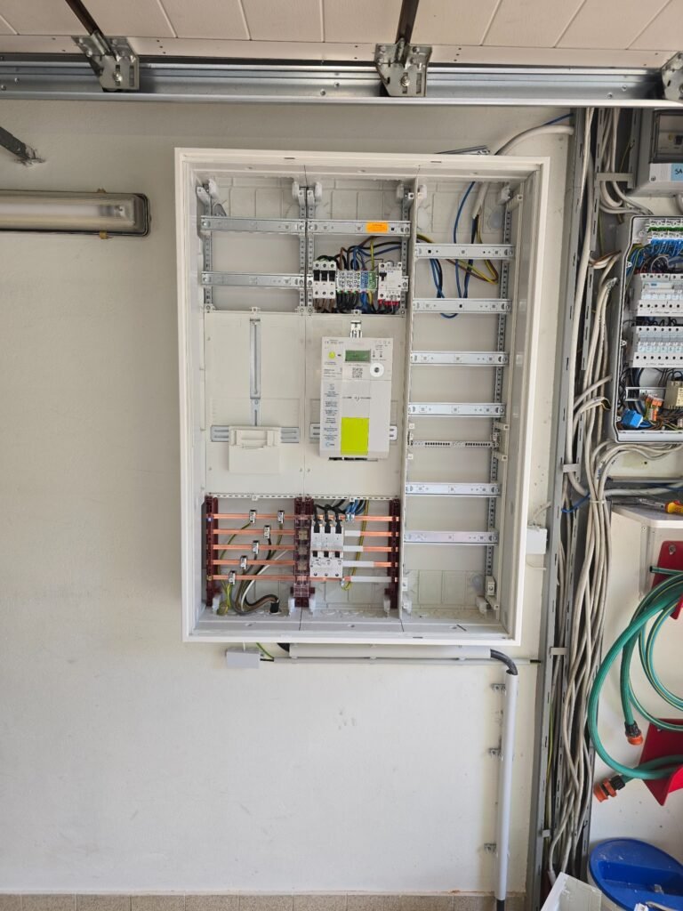 Installation d’un tableau électrique dans un garage à Strassen par MS Renovation